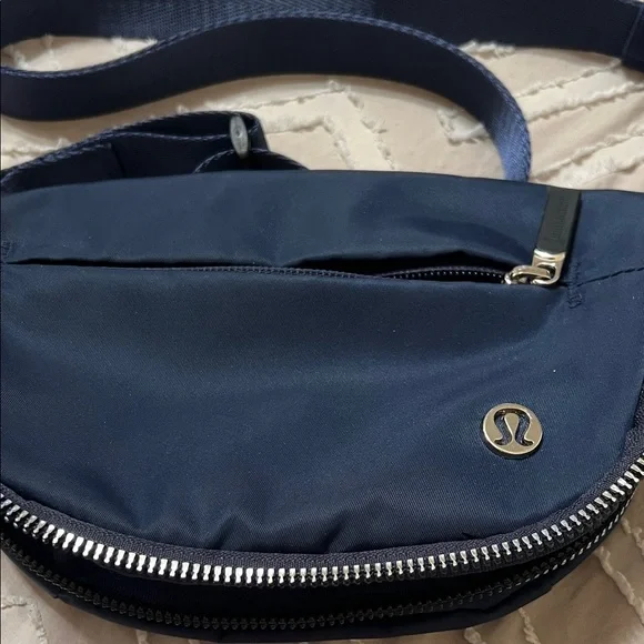Lululemon Athletica Dark Blue Bag - Picture 3 of 5